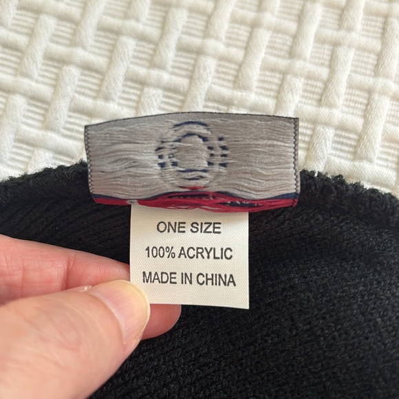 Champion, Big C, embossed knit hat. - Picture 4 of 4